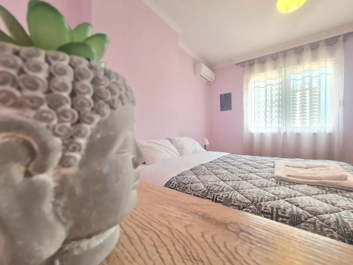 홈스테이 Sandra'S Apartment In Tirana Center